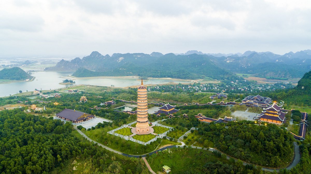 Bai Dinh Pagoda - Tempat Wisata Terkenal dan Favorit di Vietnam
