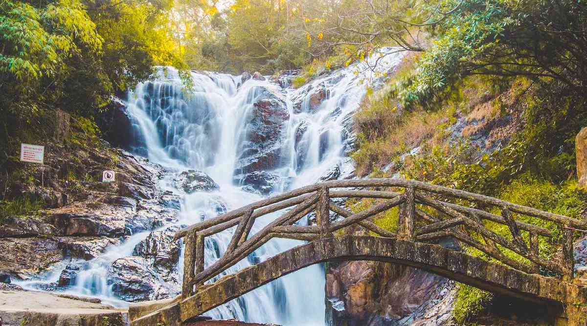 Datanla Waterfall - Tempat Wisata Terkenal dan Favorit di Vietnam