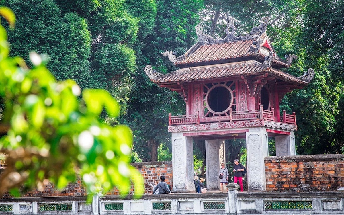 Temple Of Literature - Tempat Wisata Terkenal dan Favorit di Vietnam