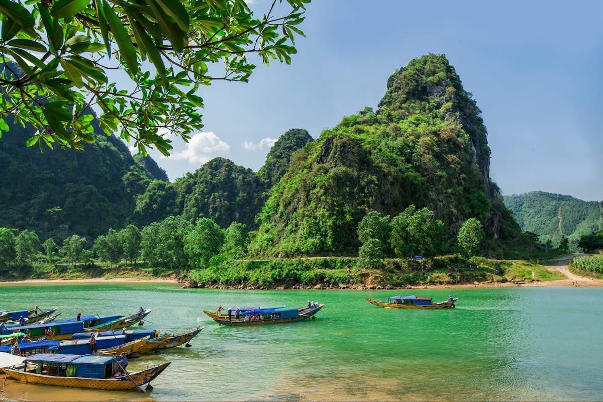Phong Nha-Ke Bang - Tempat Wisata Terkenal dan Favorit di Vietnam