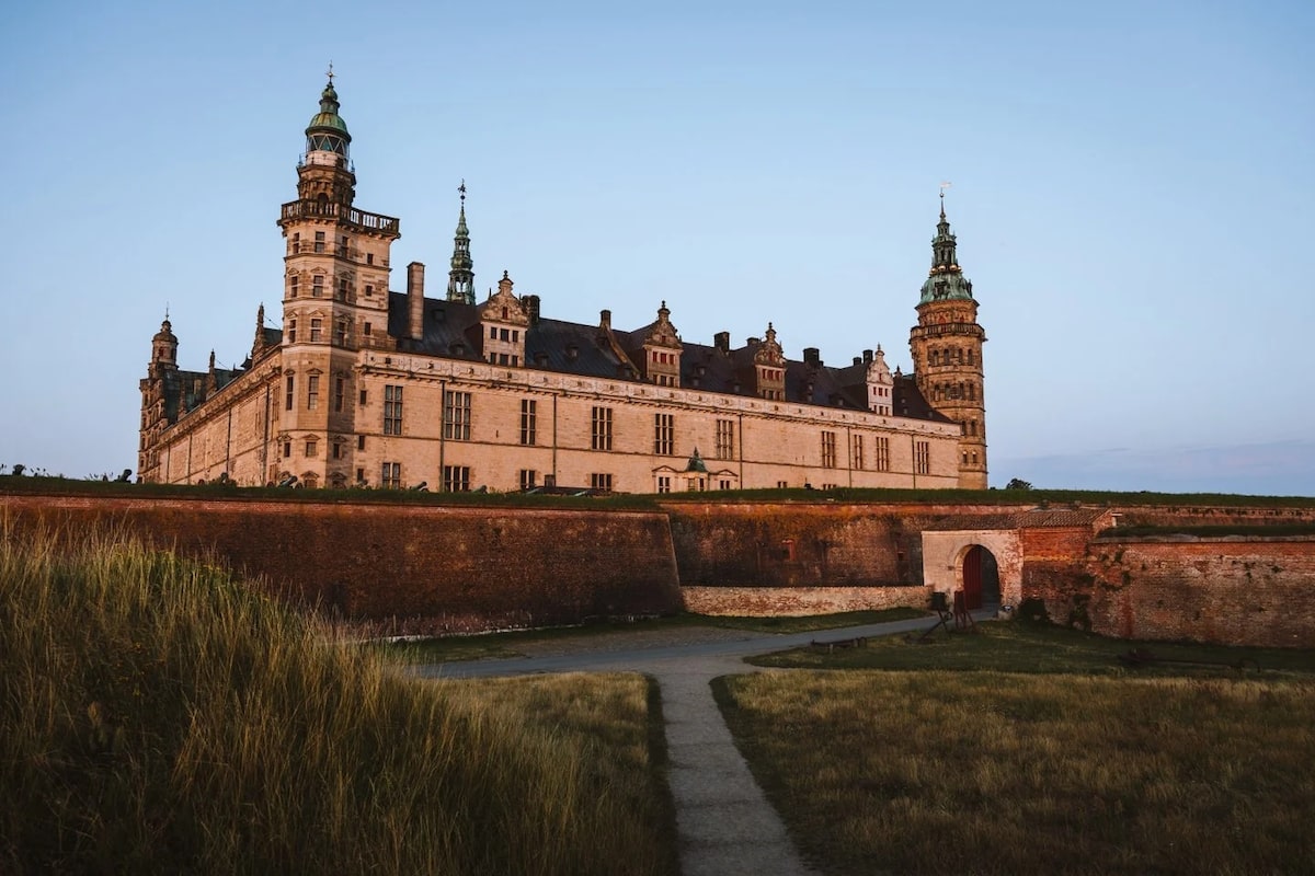 Kronborg - Tempat Wisata Terkenal dan Favorit di Denmark