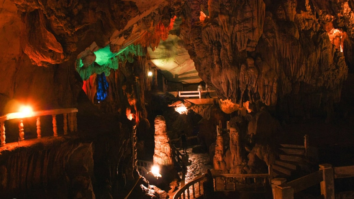 Jang Cave - Tempat Wisata Favorit dan Terkenal di Laos