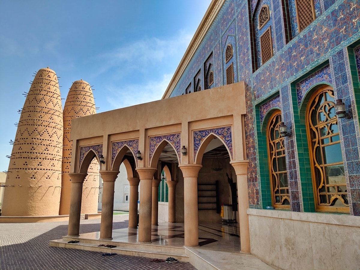 Katara Mosque - Tempat Wisata Favorit dan Terkenal di Qatar
