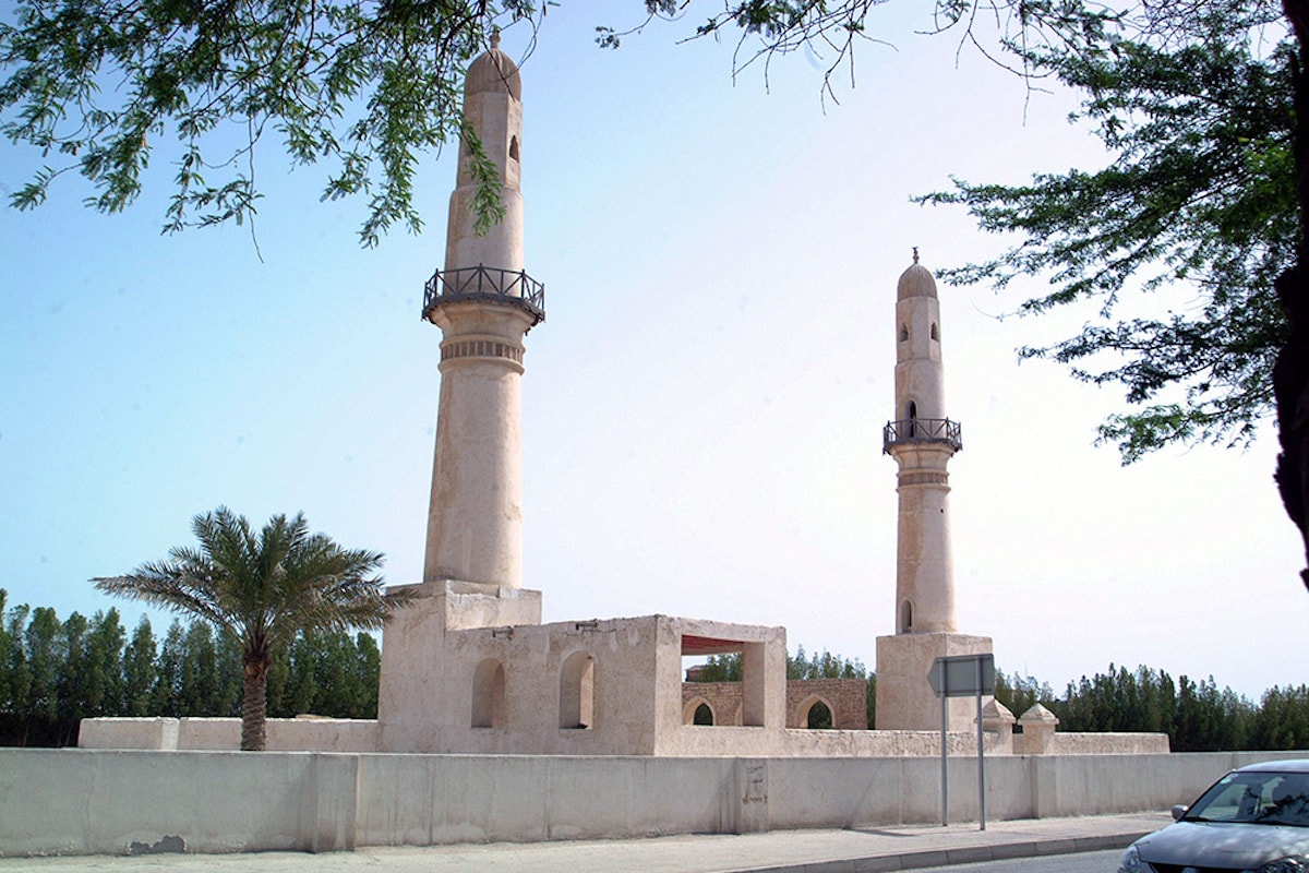 Al Khamis Mosque - Tempat Wisata Favorit dan Terkenal di Bahrain