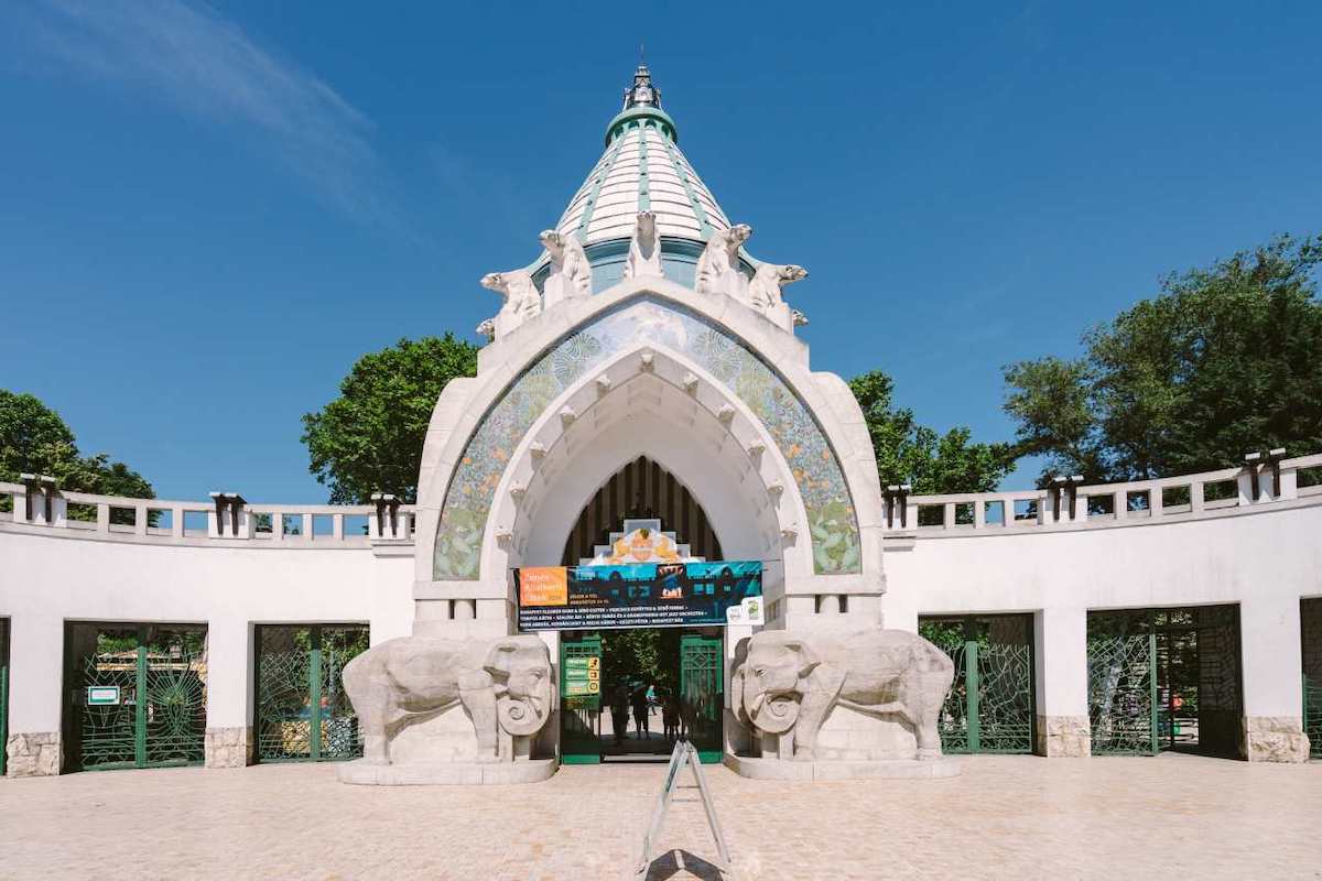 Budapest Zoo & Botanical Garden - Tempat Wisata Favorit dan Terkenal di Budapest