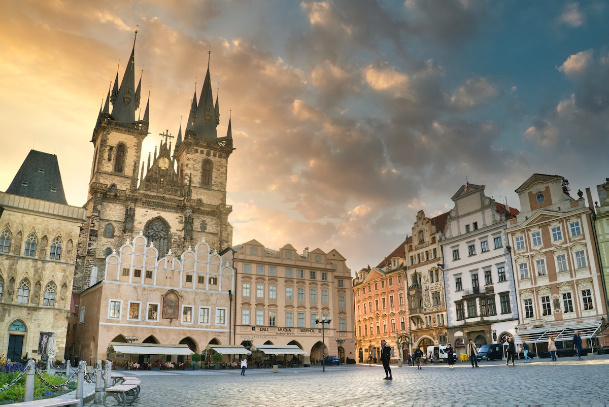 Prague Castle - Tempat Wisata Favorit dan Terkenal di Praha Ceko