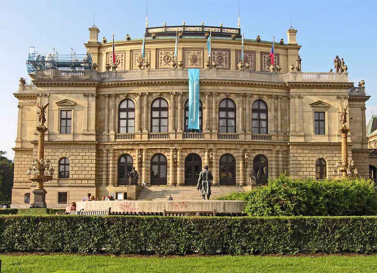 Rudolfinum - Tempat Wisata Favorit dan Terkenal di Praha Ceko