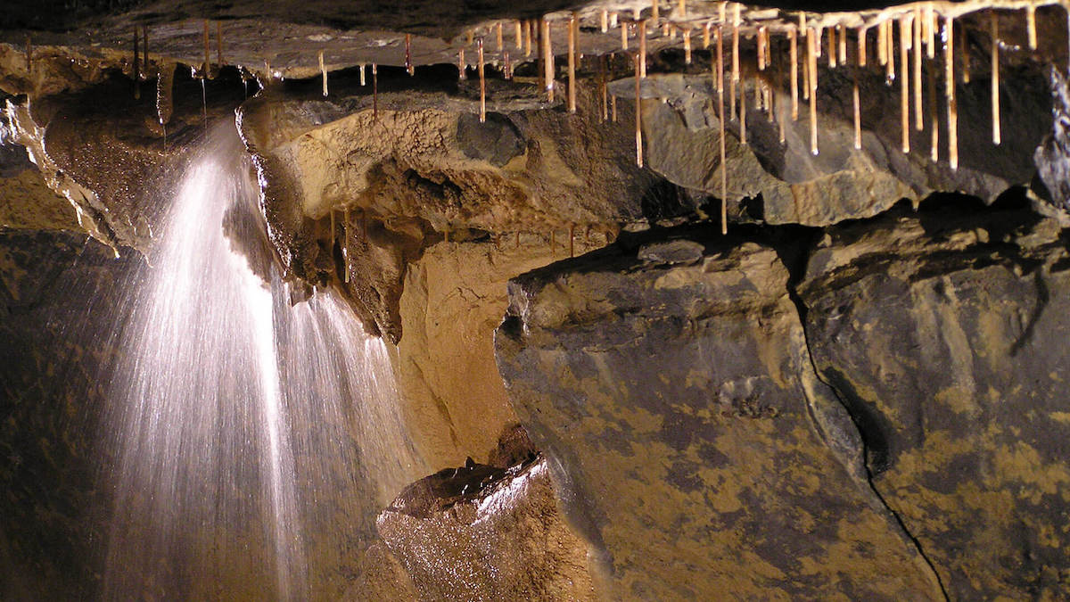 Aillwee Cave - Tempat Wisata Favorit dan Terkenal di Irlandia