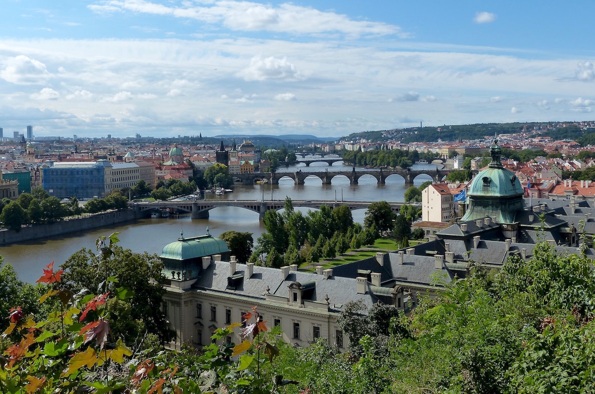 Letna Park - Tempat Wisata Favorit dan Terkenal di Praha Ceko