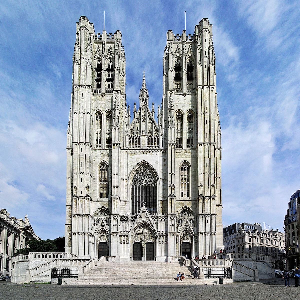 St Michael and St Gudula Cathedral - Tempat Wisata Favorit dan Terkenal di Brussel