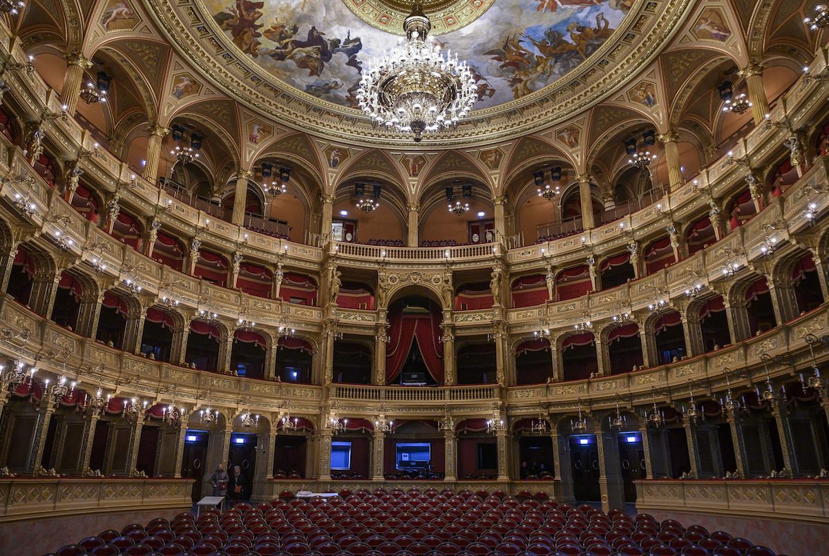 Hungarian State Opera - Tempat Wisata Favorit dan Terkenal di Budapest