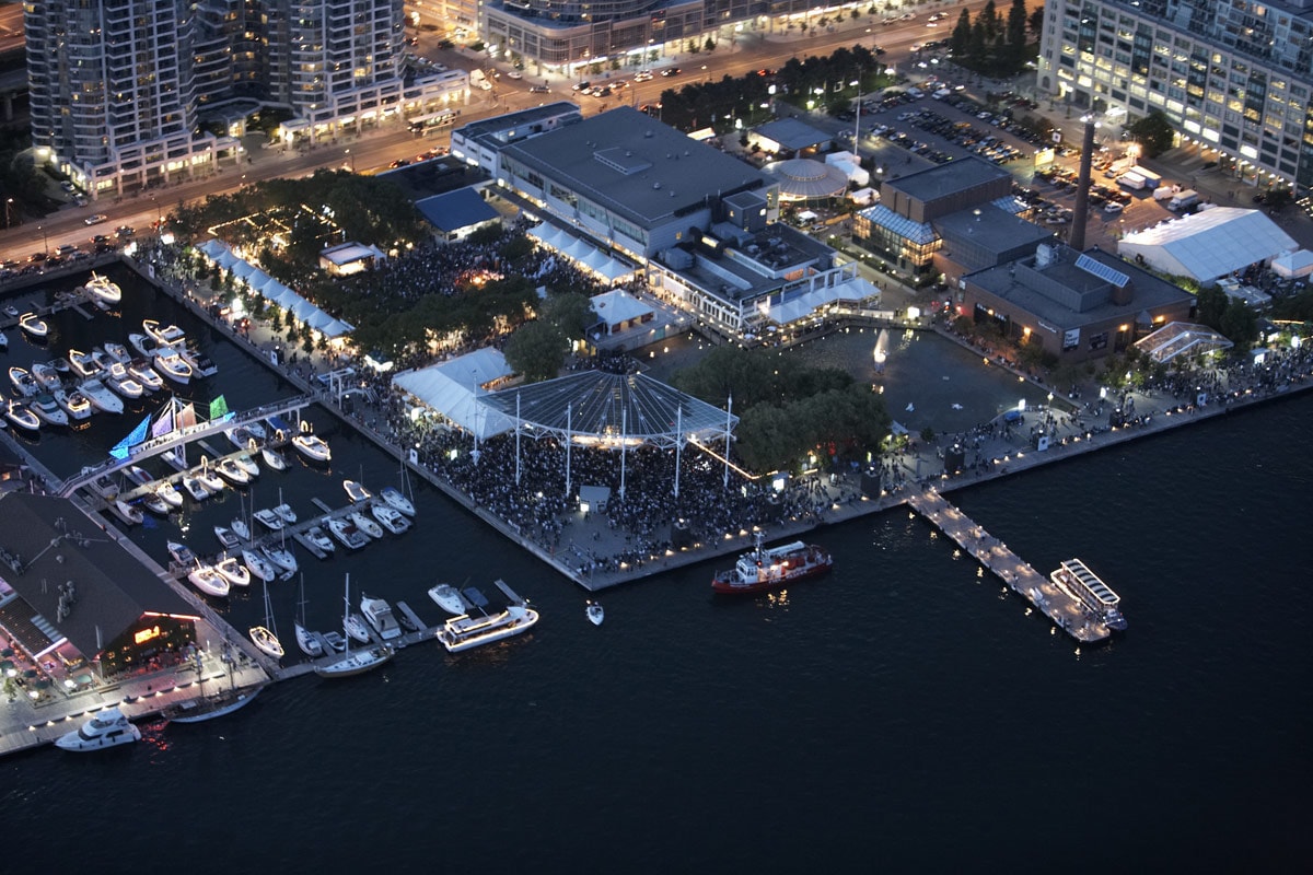 Harbourfront Centre - Tempat Wisata Favorit dan Terkenal di Toronto