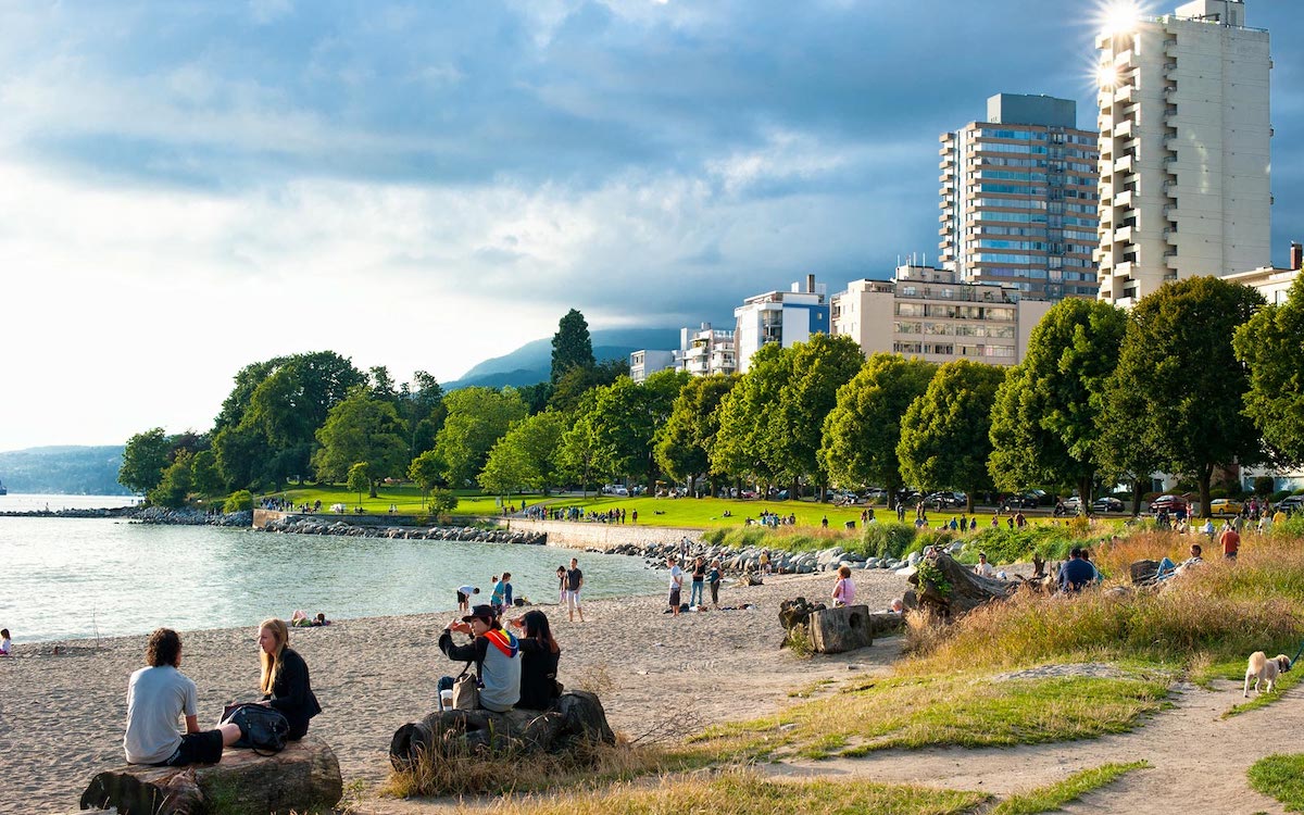 English Bay Beach - Tempat Wisata Favorit dan Terkenal di Vancouver