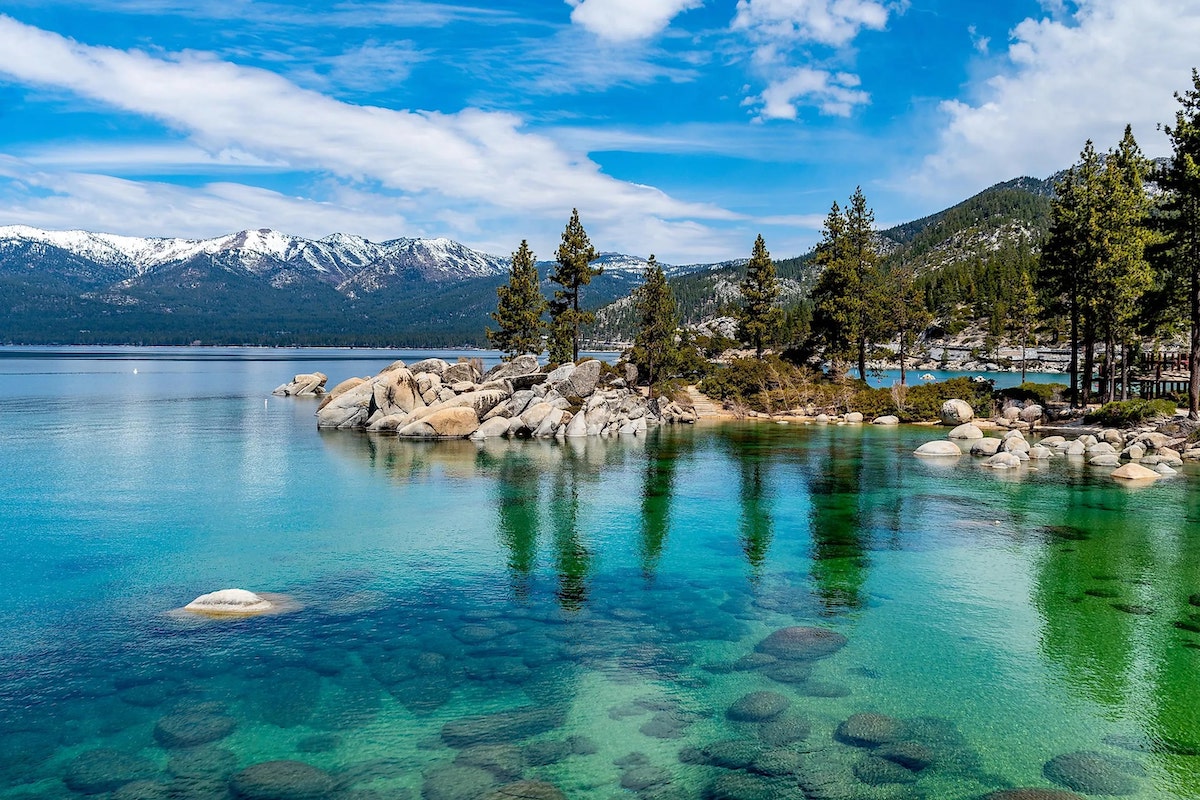 Lake Tahoe - Tempat Wisata Favorit dan Terkenal di California