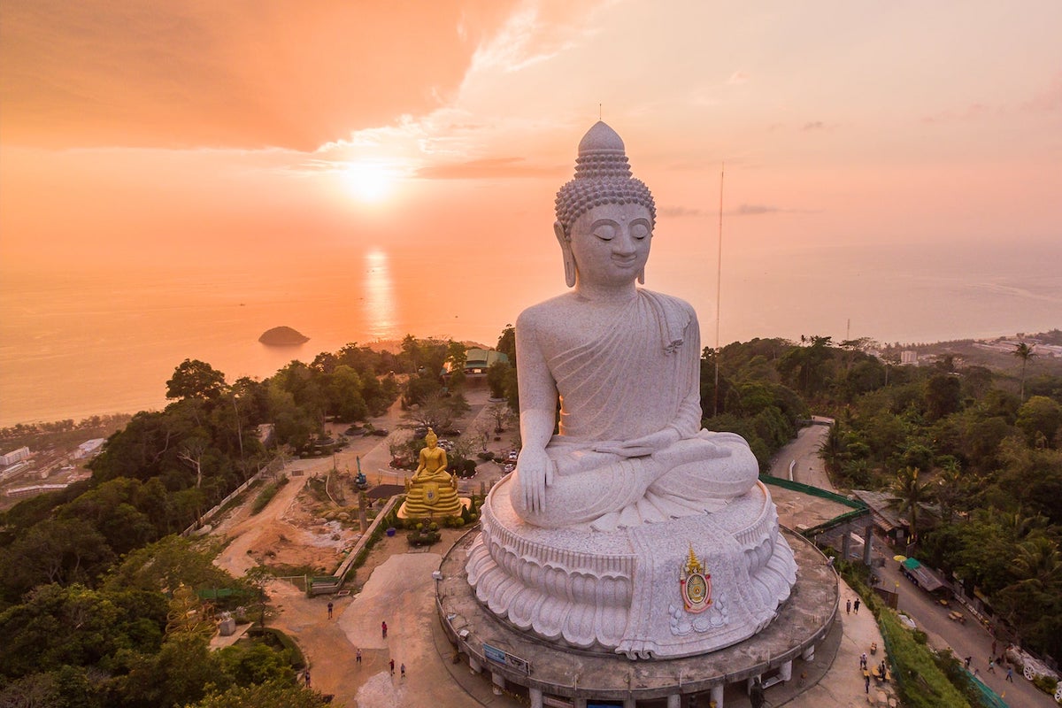 Big Buddha - Tempat Wisata Favorit dan Terkenal di Phuket Thailand