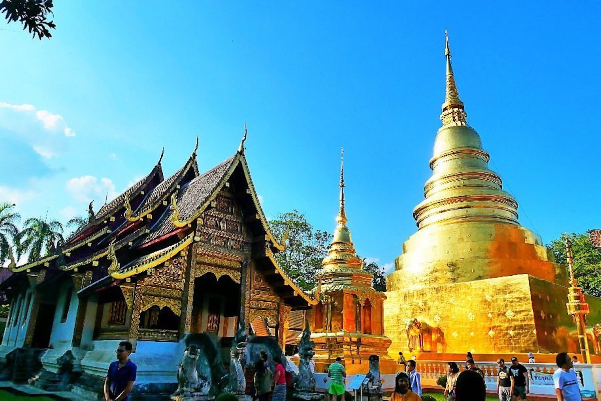 Wat Phra Singh Woramahawihan - Tempat Wisata Favorit dan Terkenal di Chiang Mai Thailand