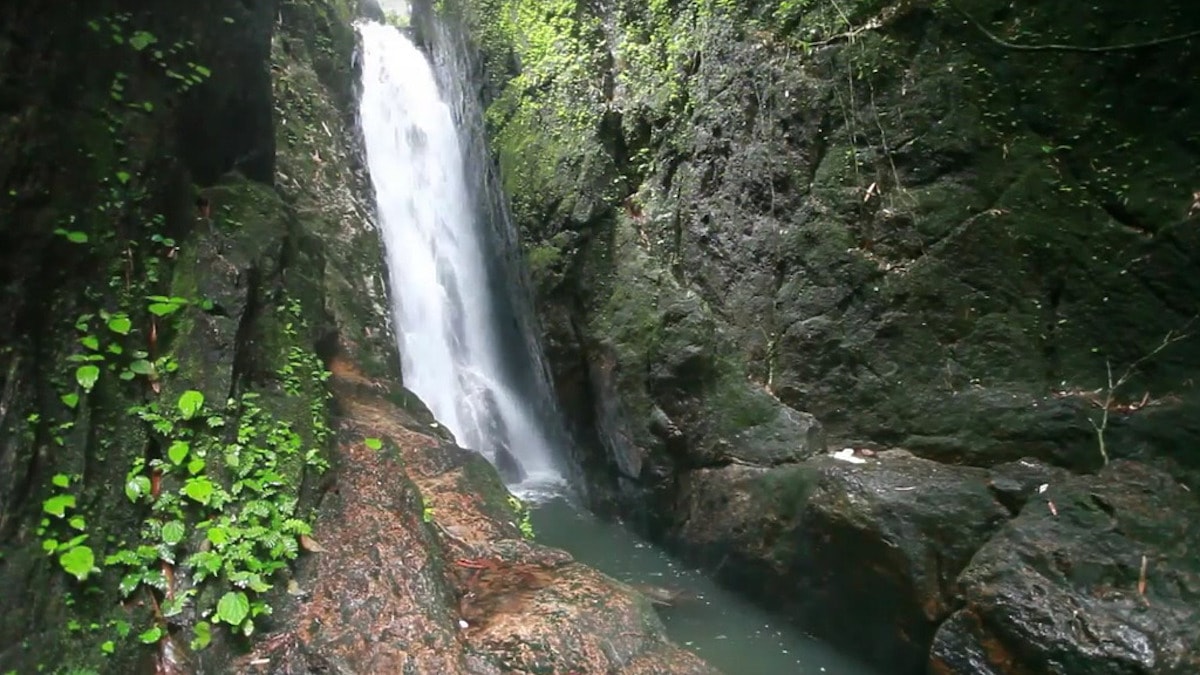 Bang Pae Waterfall - Tempat Wisata Favorit dan Terkenal di Phuket Thailand