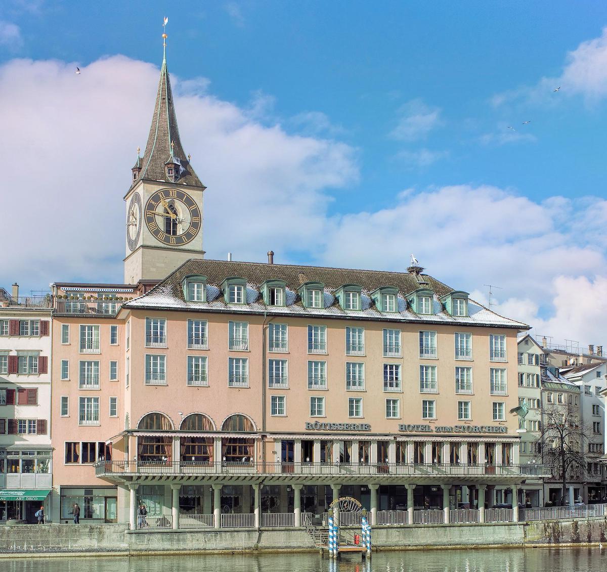 St. Peter - Tempat Wisata Favorit dan Terkenal di Zurich Swiss