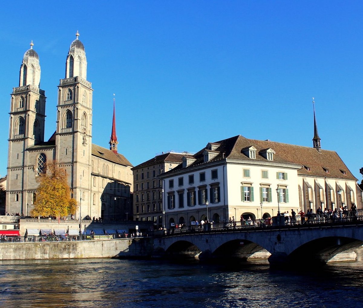 Grossmünster - Tempat Wisata Favorit dan Terkenal di Zurich Swiss